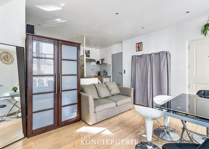 Pied A Terre Proche De Odeon *