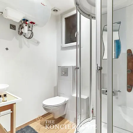 Pied A Terre Proche De Odeon Paris